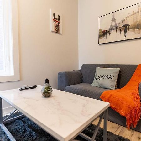 Modern 1 Bedroom Apartment With In-Suite Laundry Hamilton Extérieur photo