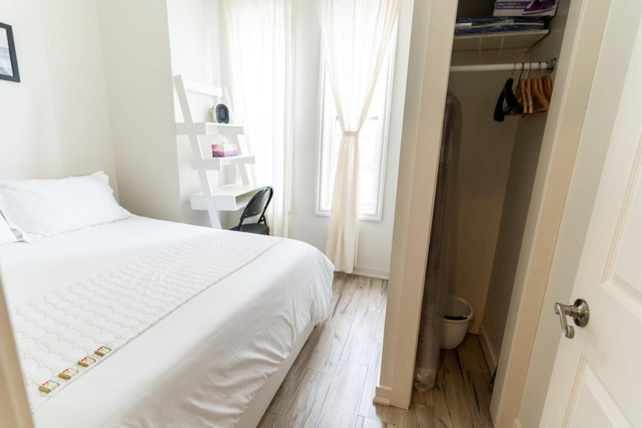 Modern 1 Bedroom Apartment With In-Suite Laundry Hamilton Extérieur photo